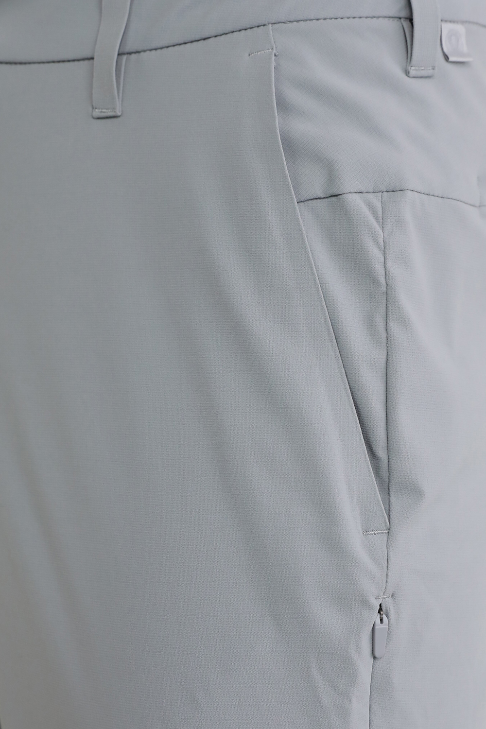 תמונת תקריב דוגמן של Commission Golf Pant 32 LULULEMON