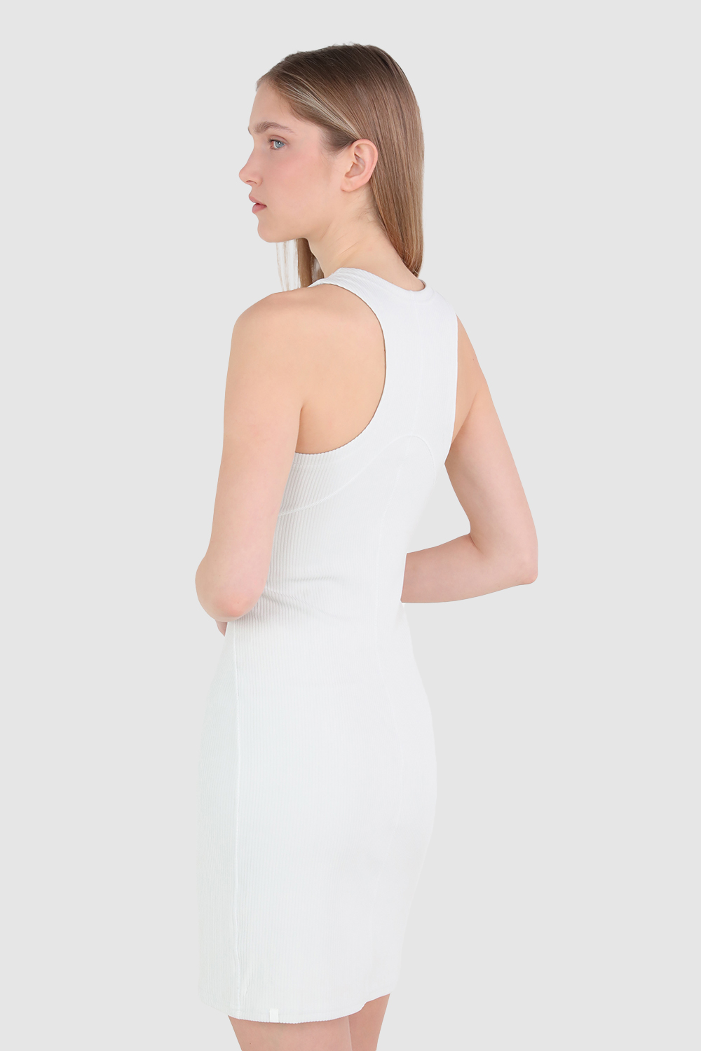 תמונת דוגמן אחורית של Ribbed Softstreme Slim-Fit Tank Dress