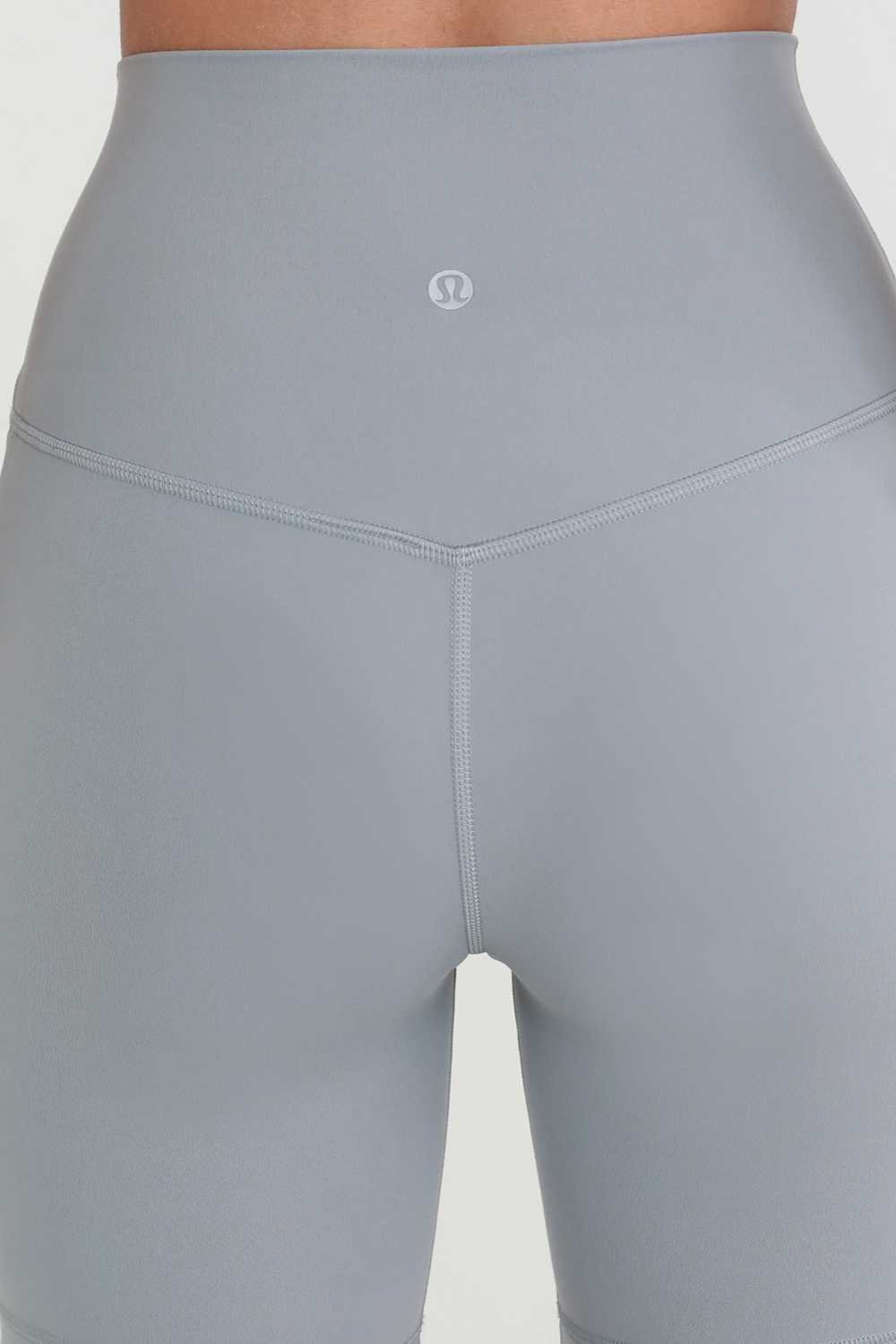 תמונת תקריב דוגמן של Align™ High-Rise Short 6