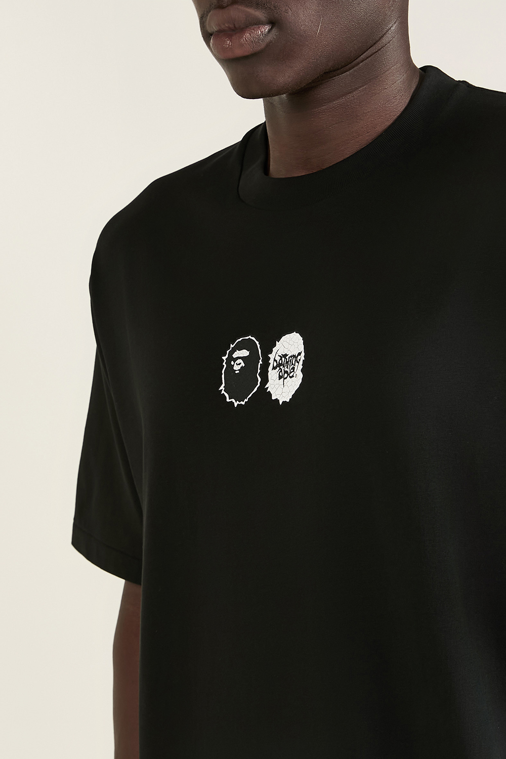 תמונת דוגמן אחורית של חולצת טי BAPE