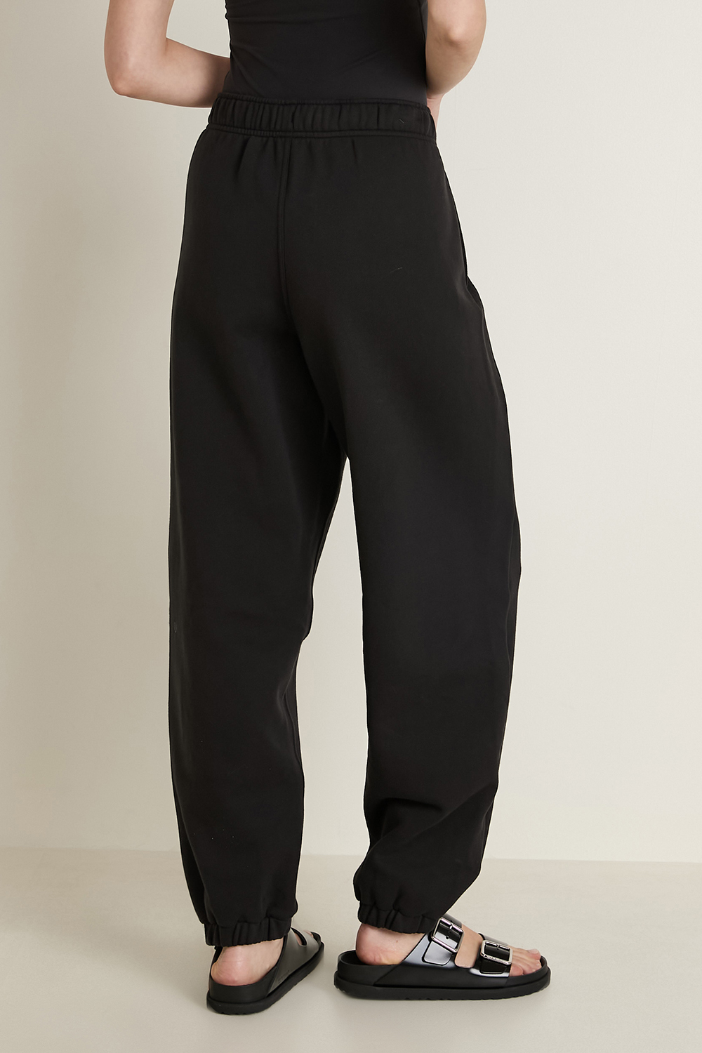 תמונת דוגמן אחורית של Scuba Mid-Rise Oversized Jogger Regular LULULEMON