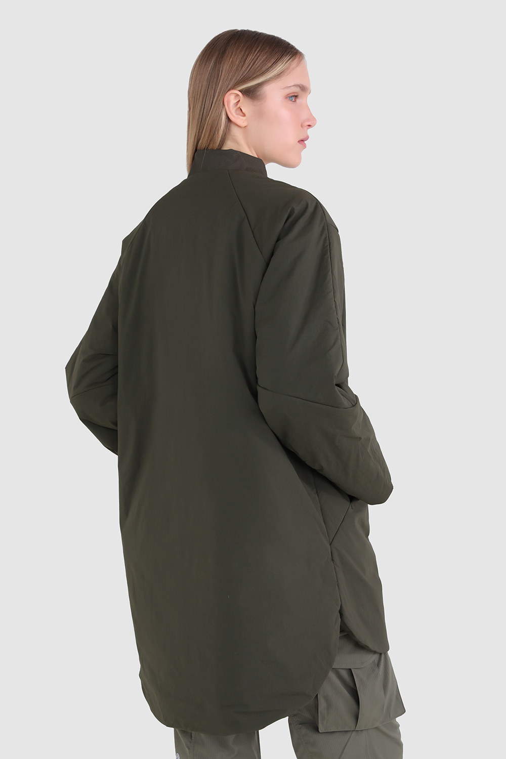 תמונת דוגמן אחורית של Water-Resistant Insulated Shirt Jacket LULULEMON