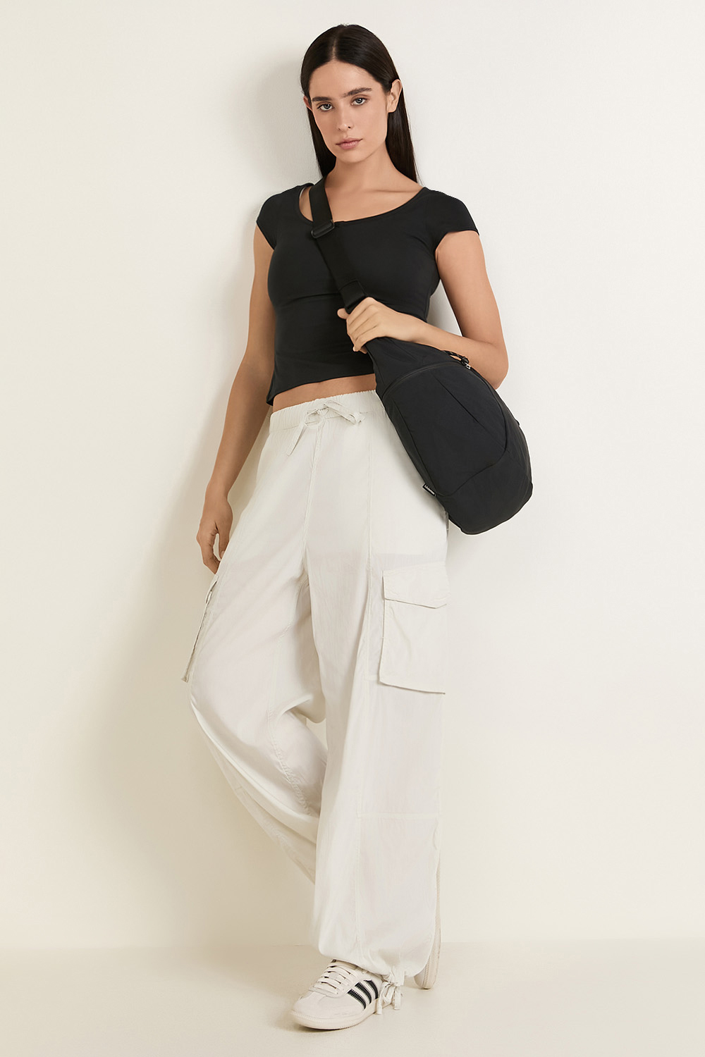 תמונת דוגמן קידמית של Large Slouchy Sling Bag 13L LULULEMON