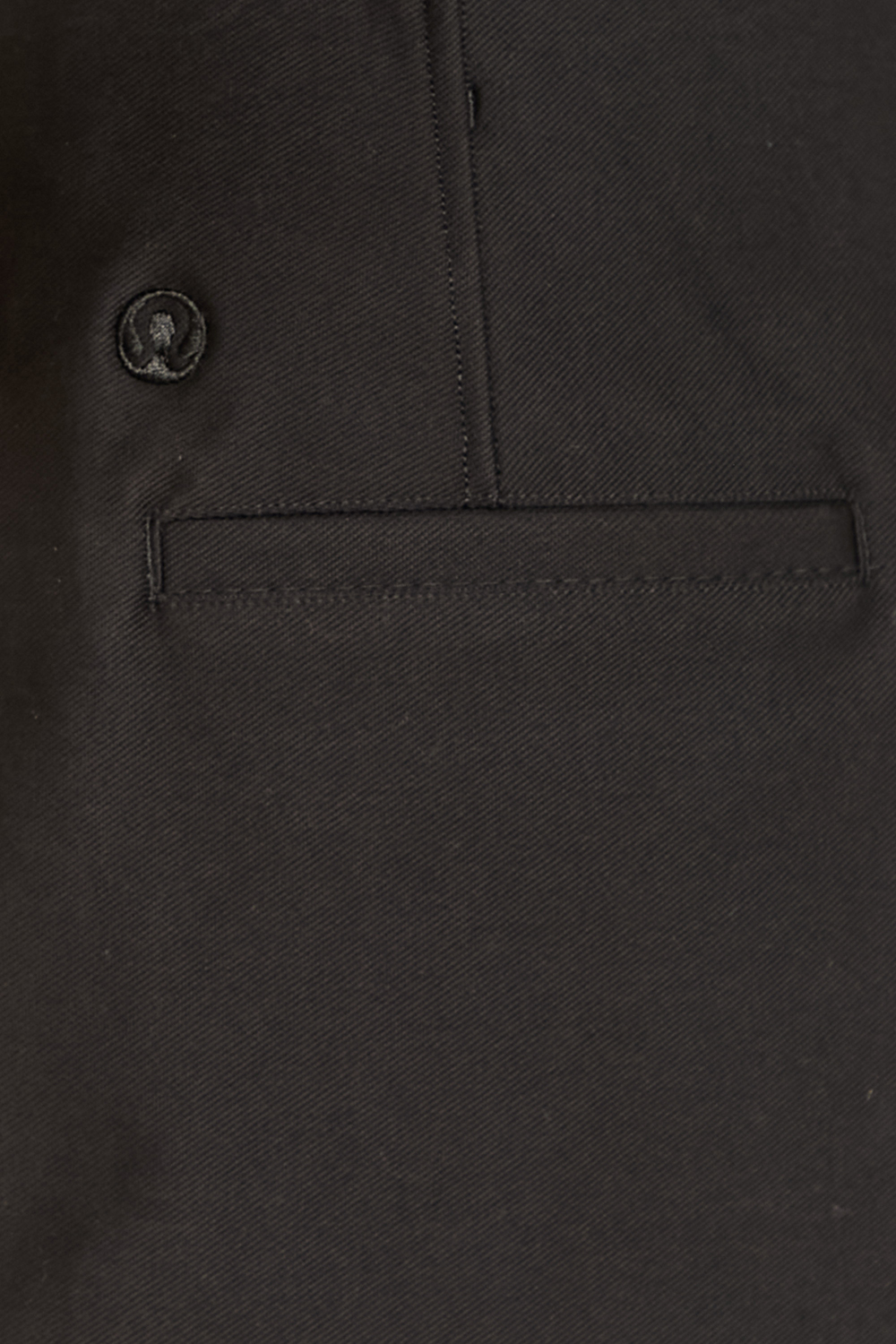 תמונת תקריב דוגמן של Utilitech™ Relaxed-Fit High Rise Short 3.5 LULULEMON