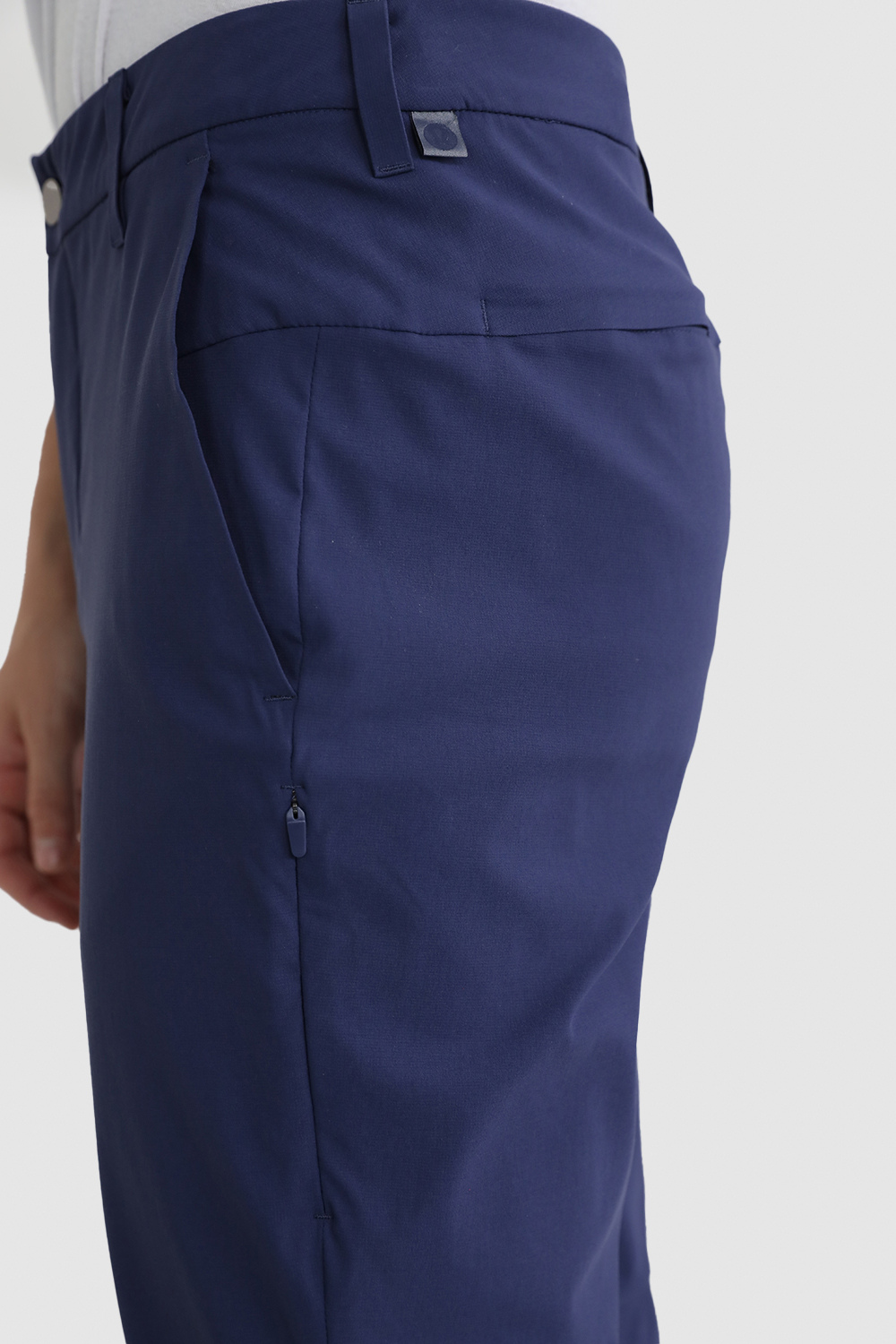 תמונת תקריב דוגמן של Commission Golf Pant 32 LULULEMON