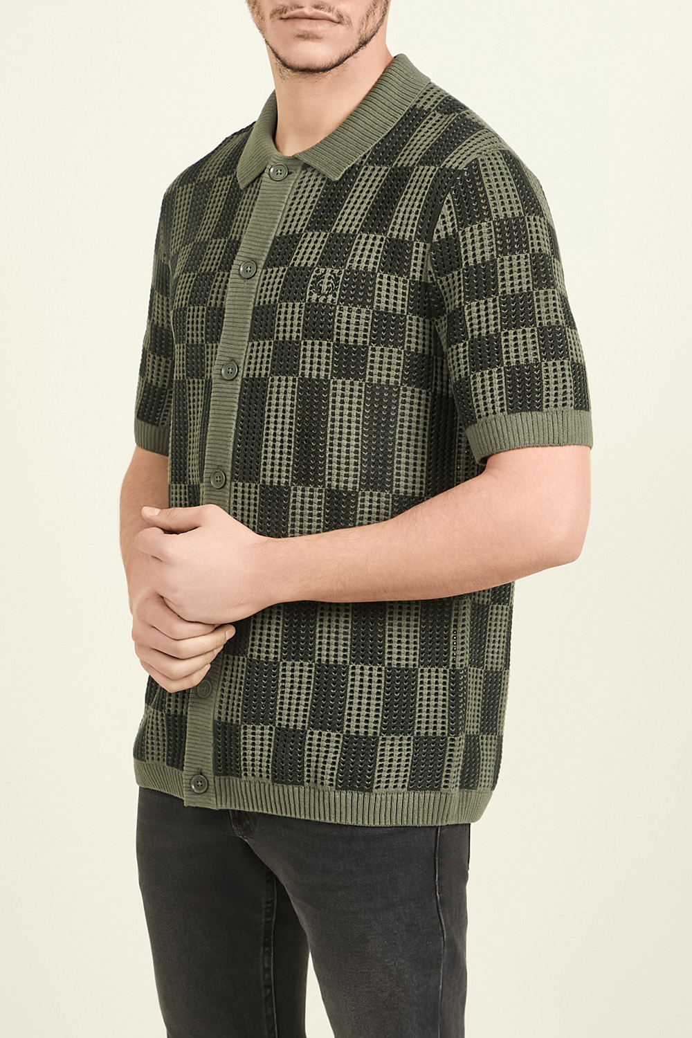 תמונת דוגמן קידמית של חולצת כפתורים ארוגה FRED PERRY