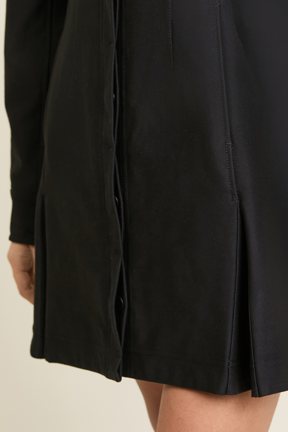 תמונת תקריב דוגמן של Utility Shirt Dress LULULEMON