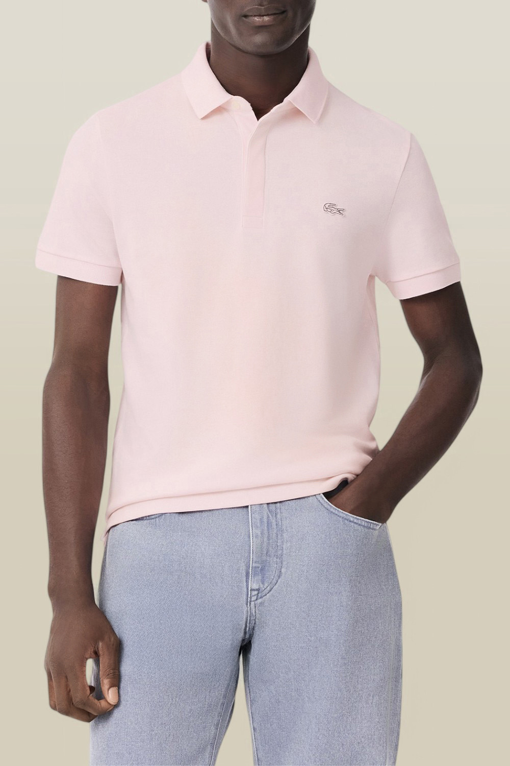 תמונת דוגמן קידמית של חולצת פולו LACOSTE