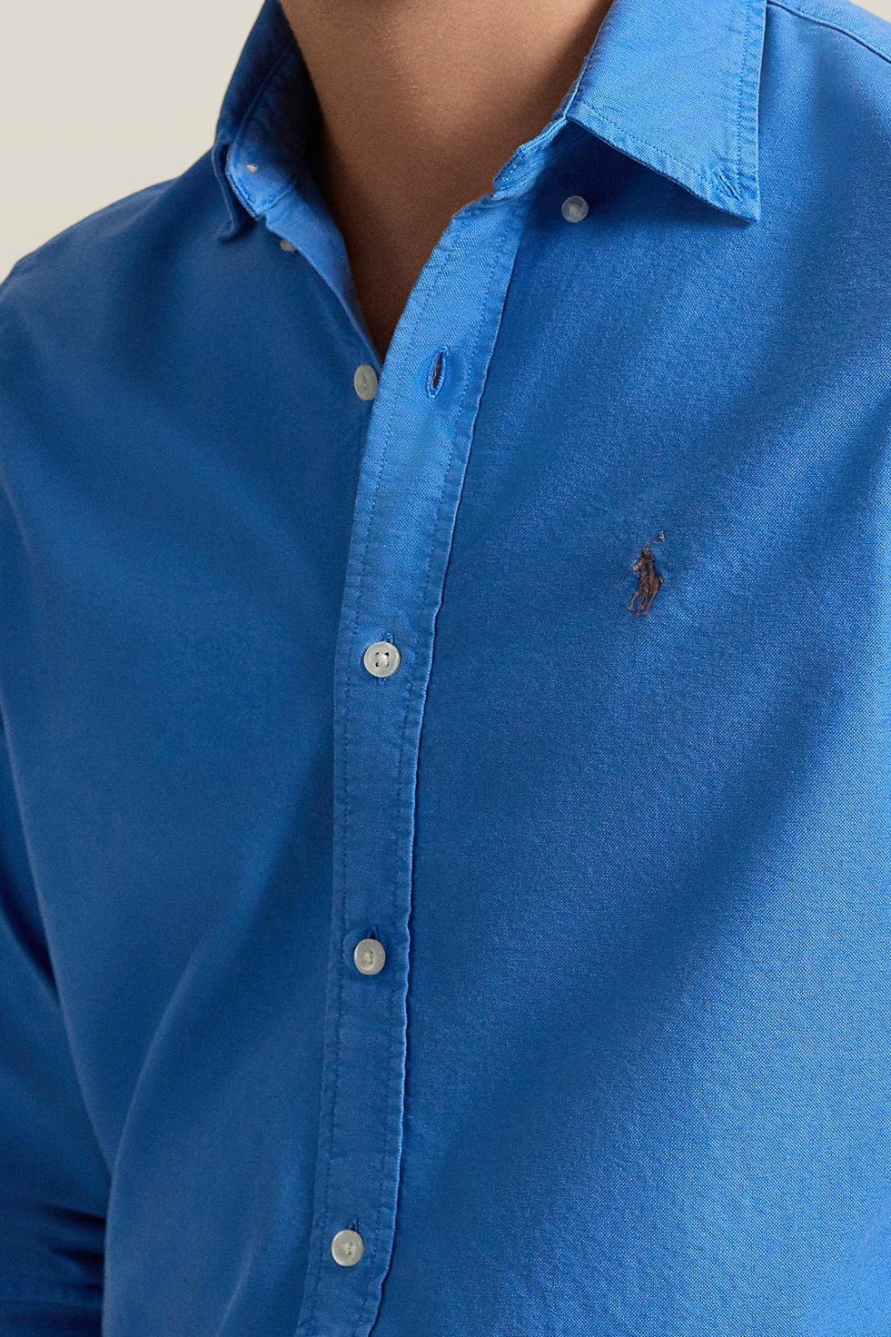 תמונת תקריב דוגמן של חולצה מכופתרת POLO RALPH LAUREN