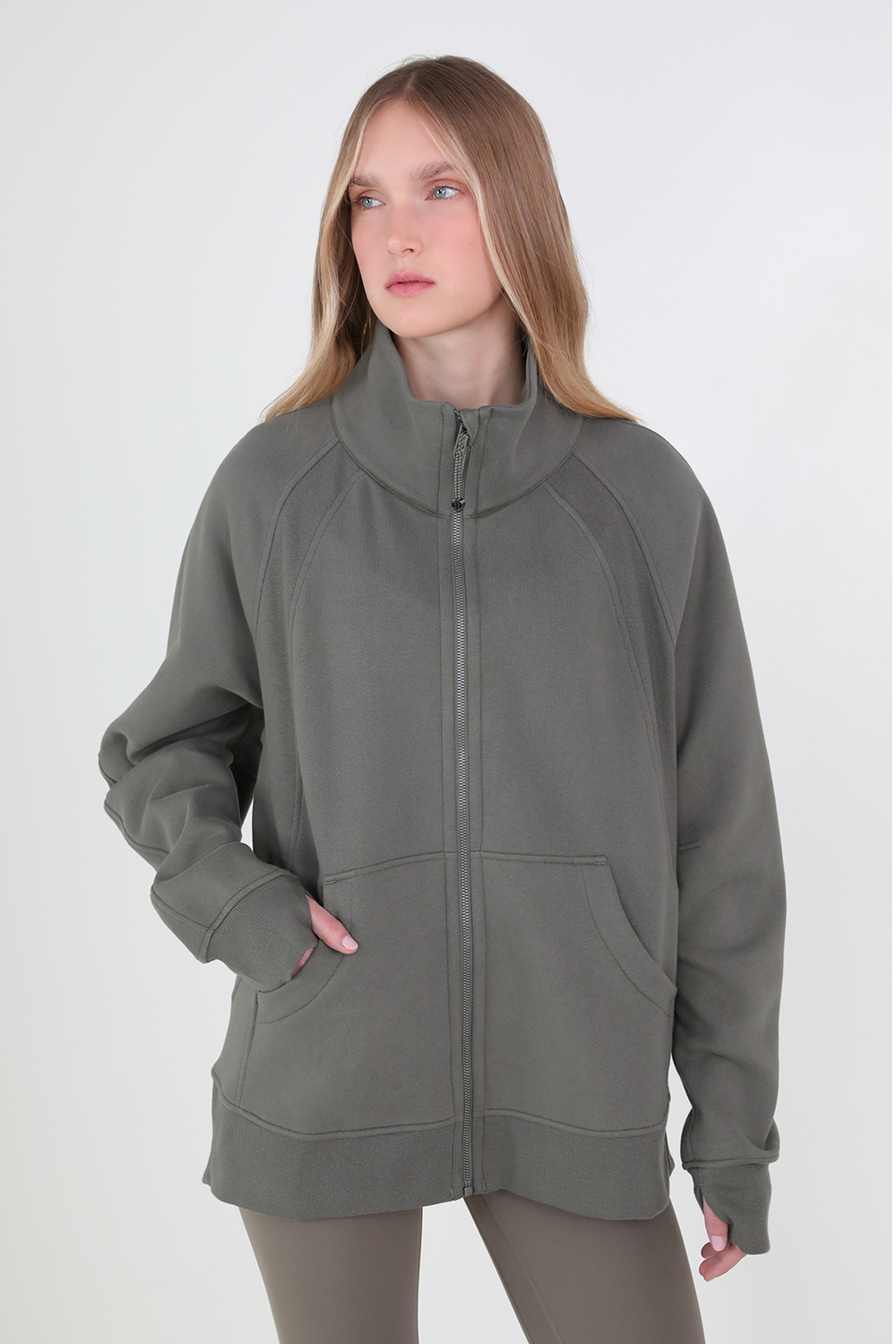 תמונת דוגמן קידמית של Scuba Oversized Funnel-Neck Full Zip LULULEMON