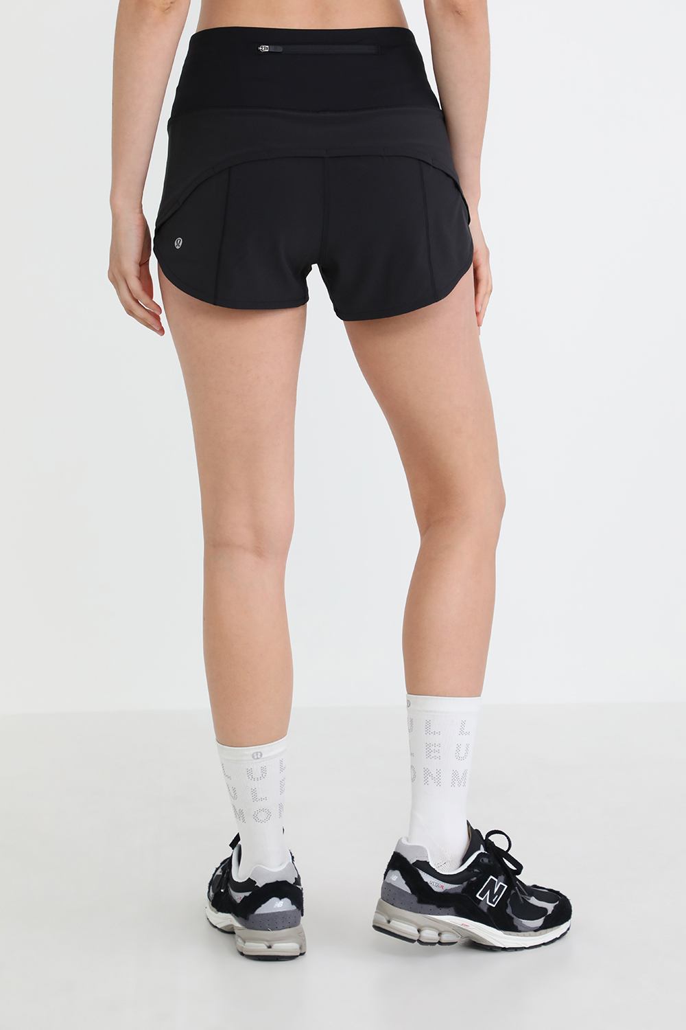 תמונת דוגמן אחורית של Speed Up High-Rise Lined Short 2.5