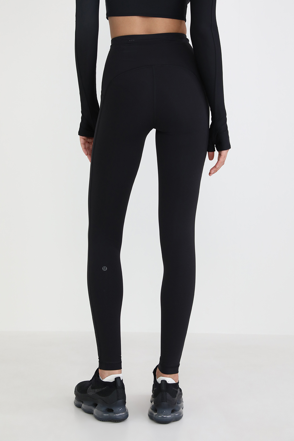תמונת דוגמן אחורית של Swift Speed High-Rise Tight 28