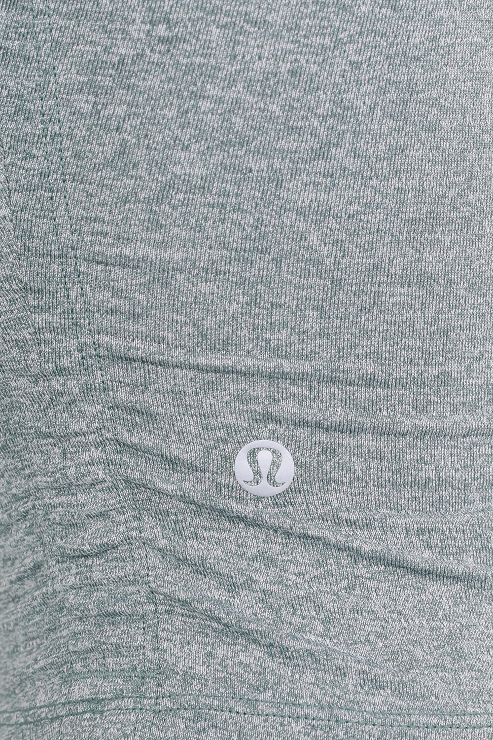 תמונת תקריב דוגמן של License to Train Tight-Fit Tank Top