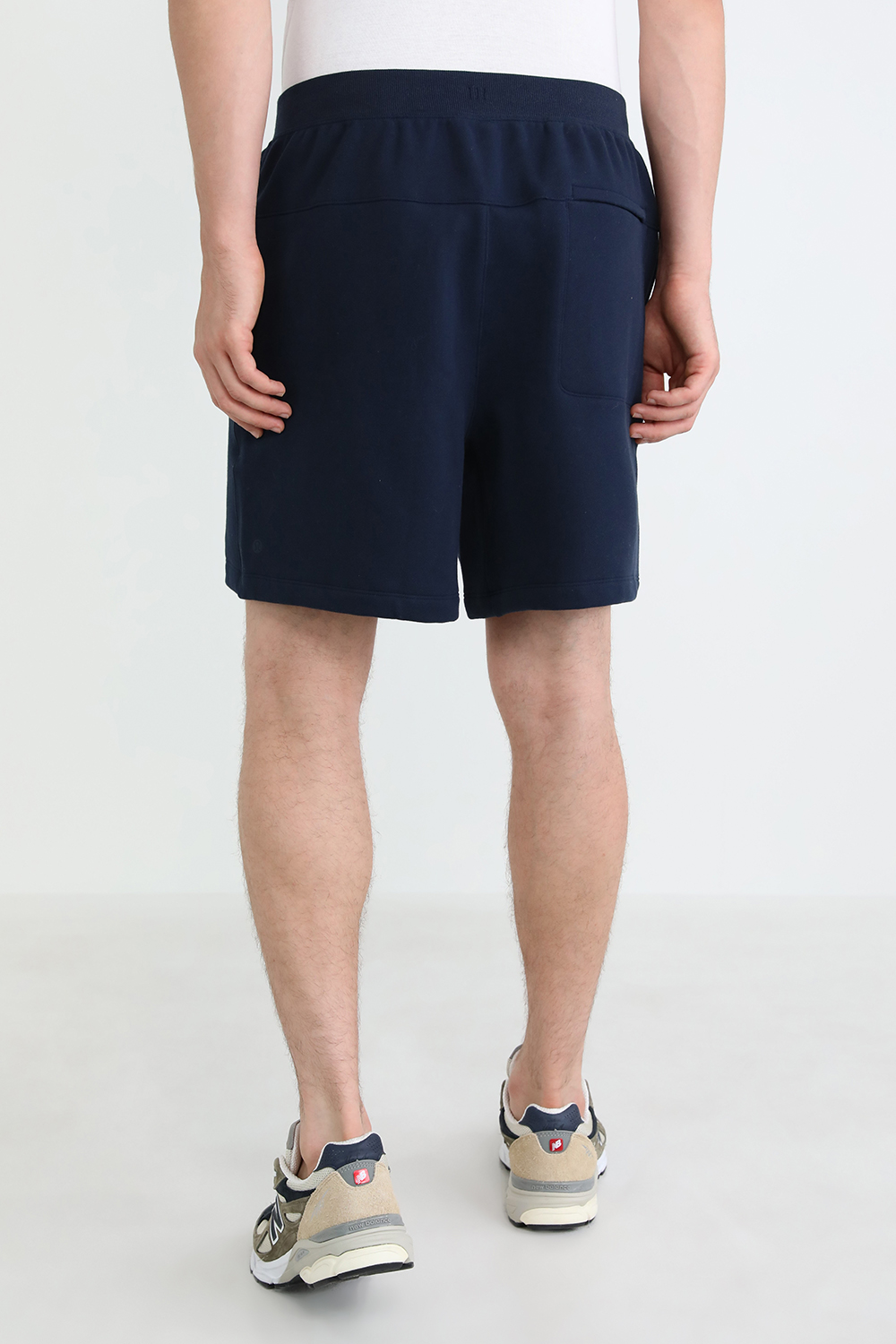 תמונת דוגמן אחורית של Steady State Short 7
