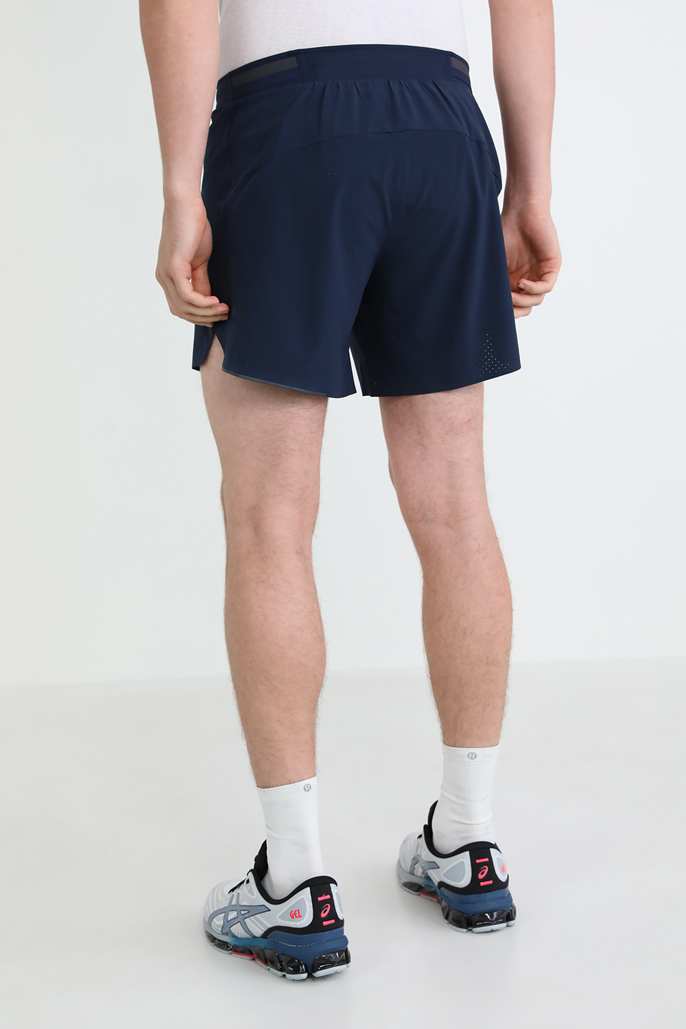 תמונת דוגמן אחורית של Fast And Free Short Lined 6