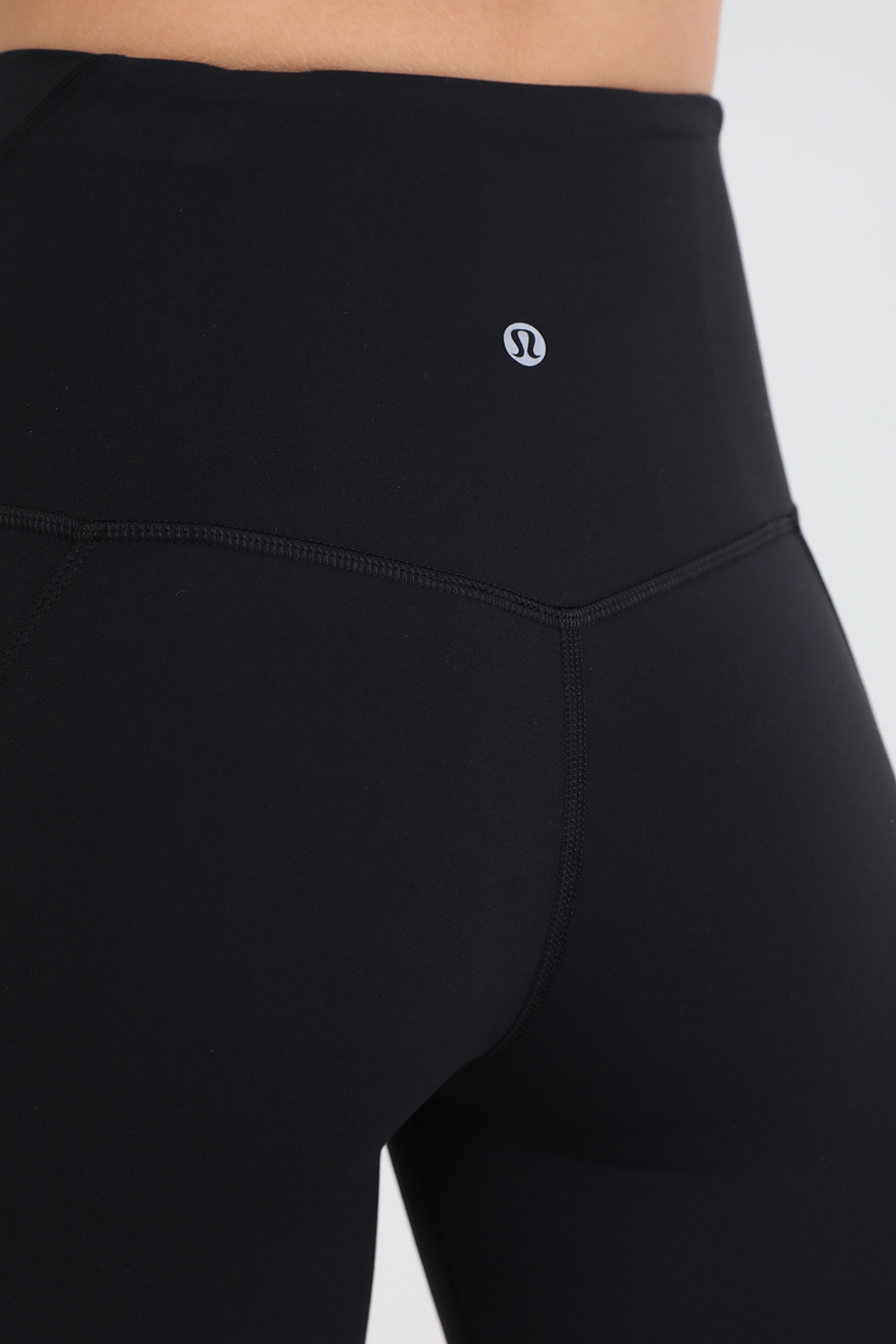 תמונת תקריב דוגמן של Align™ High-Rise Pant 25" *Pockets