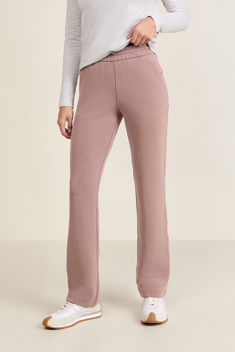 תמונת דוגמן קידמית של Softstreme High-Rise Pant Regular LULULEMON