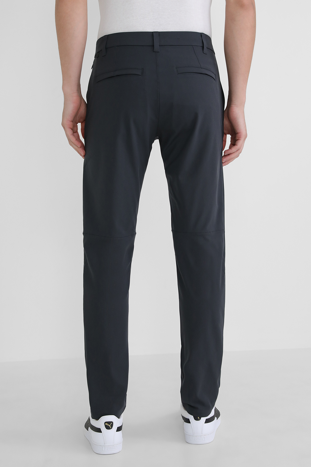 תמונת דוגמן אחורית של Commission Classic-Fit Pant 32