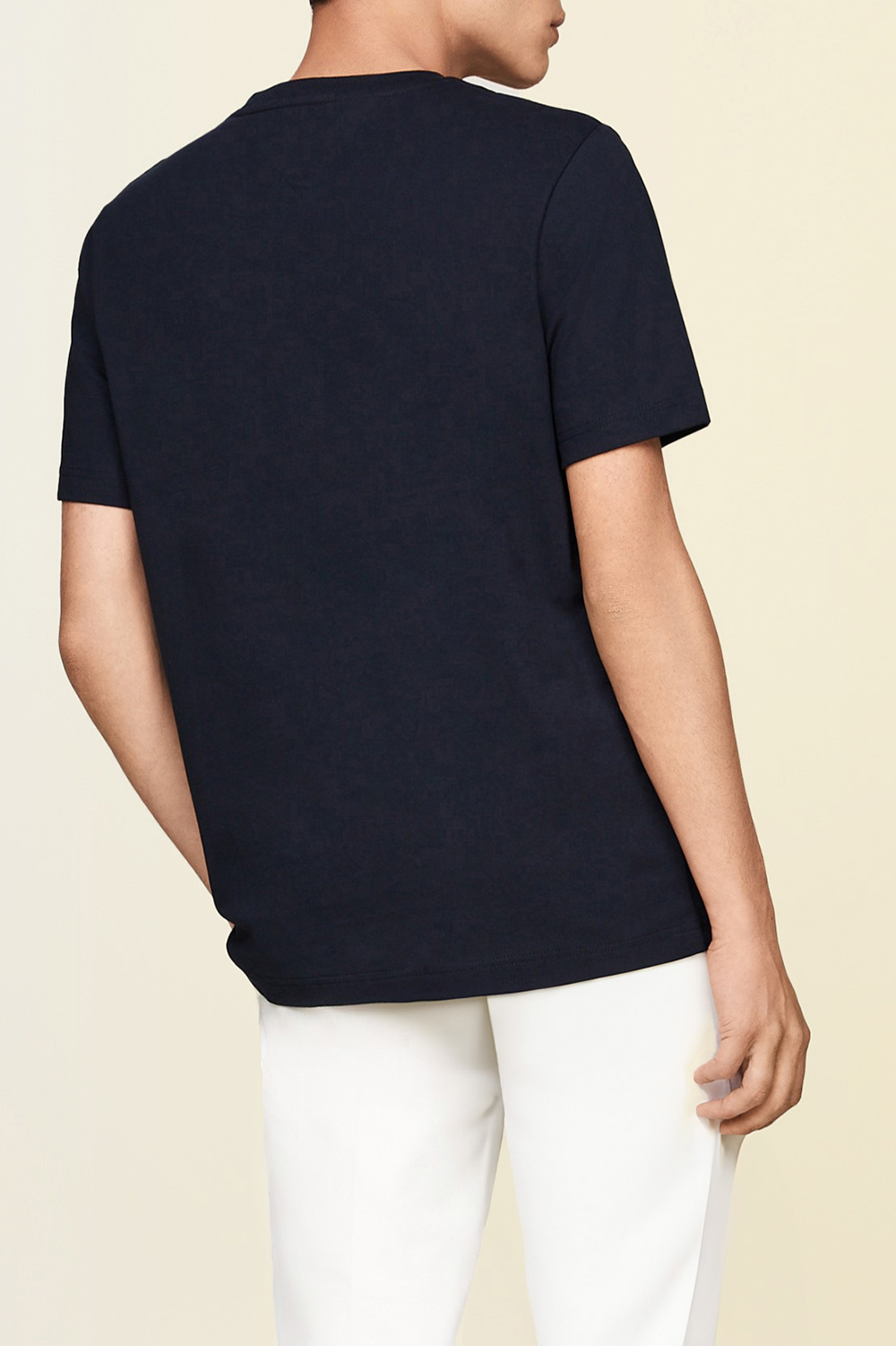תמונת דוגמן אחורית של חולצת טי TOMMY HILFIGER