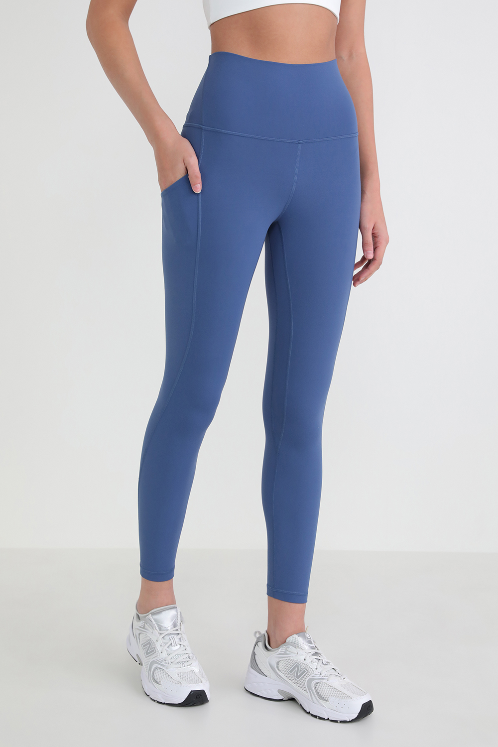 תמונת דוגמן קידמית של Align™ Pant 25" * Pockets