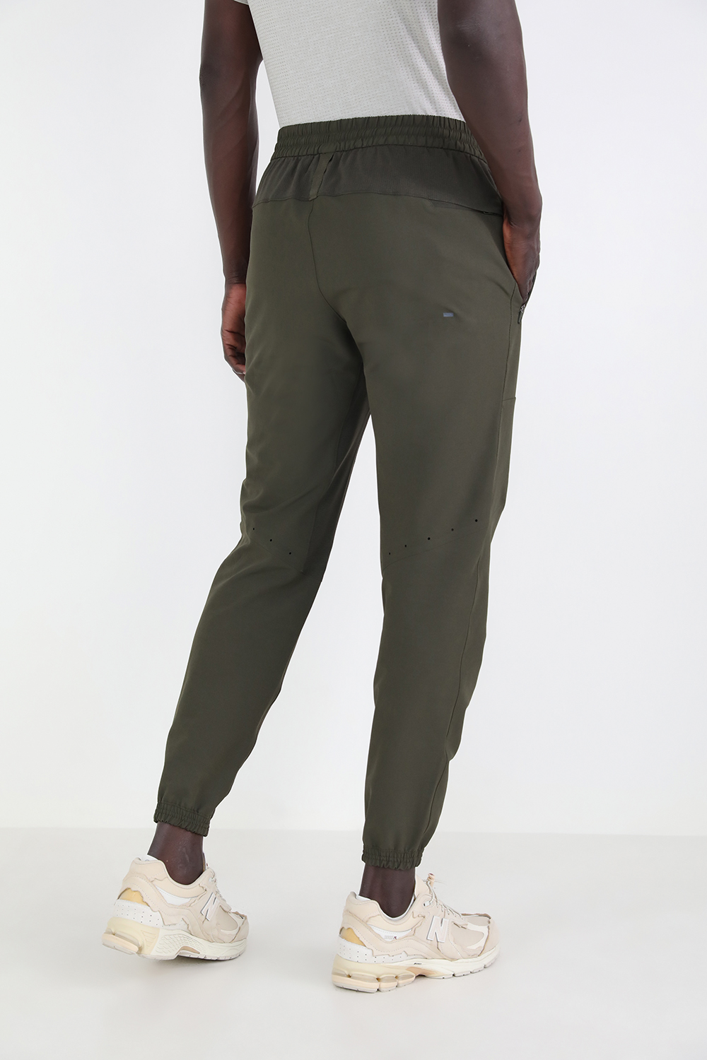 תמונת דוגמן אחורית של License To Train Jogger LULULEMON