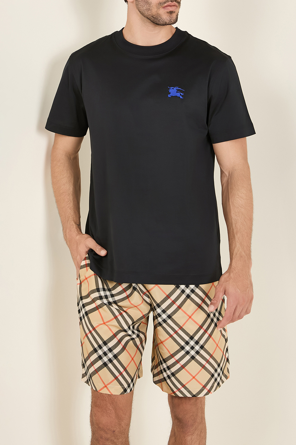 תמונת דוגמן קידמית של חולצת טי BURBERRY