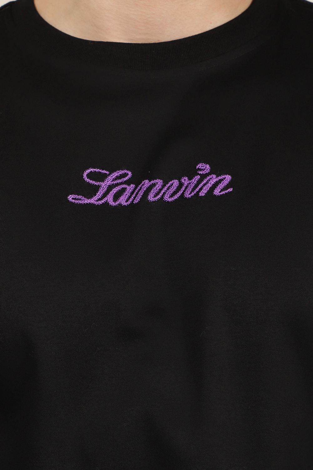 תמונת תקריב דוגמן של חולצת טי LANVIN