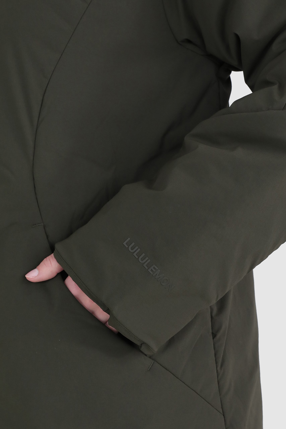 תמונת תקריב דוגמן של Water-Resistant Insulated Shirt Jacket LULULEMON