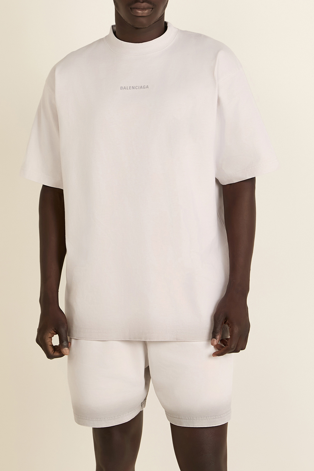 תמונת דוגמן קידמית של חולצת טי BALENCIAGA