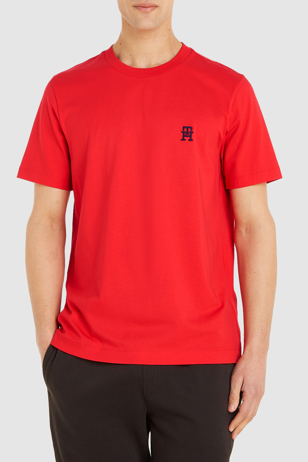 תמונת דוגמן קידמית של חולצת טי TOMMY HILFIGER