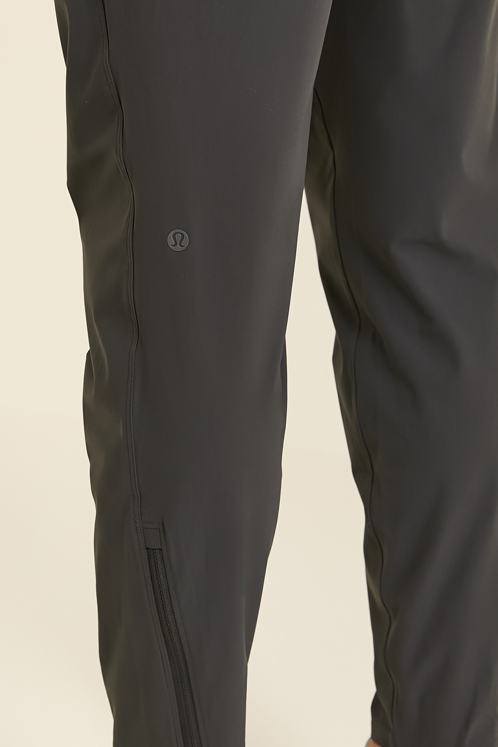 תמונת תקריב דוגמן של Pace Breaker Pant LULULEMON