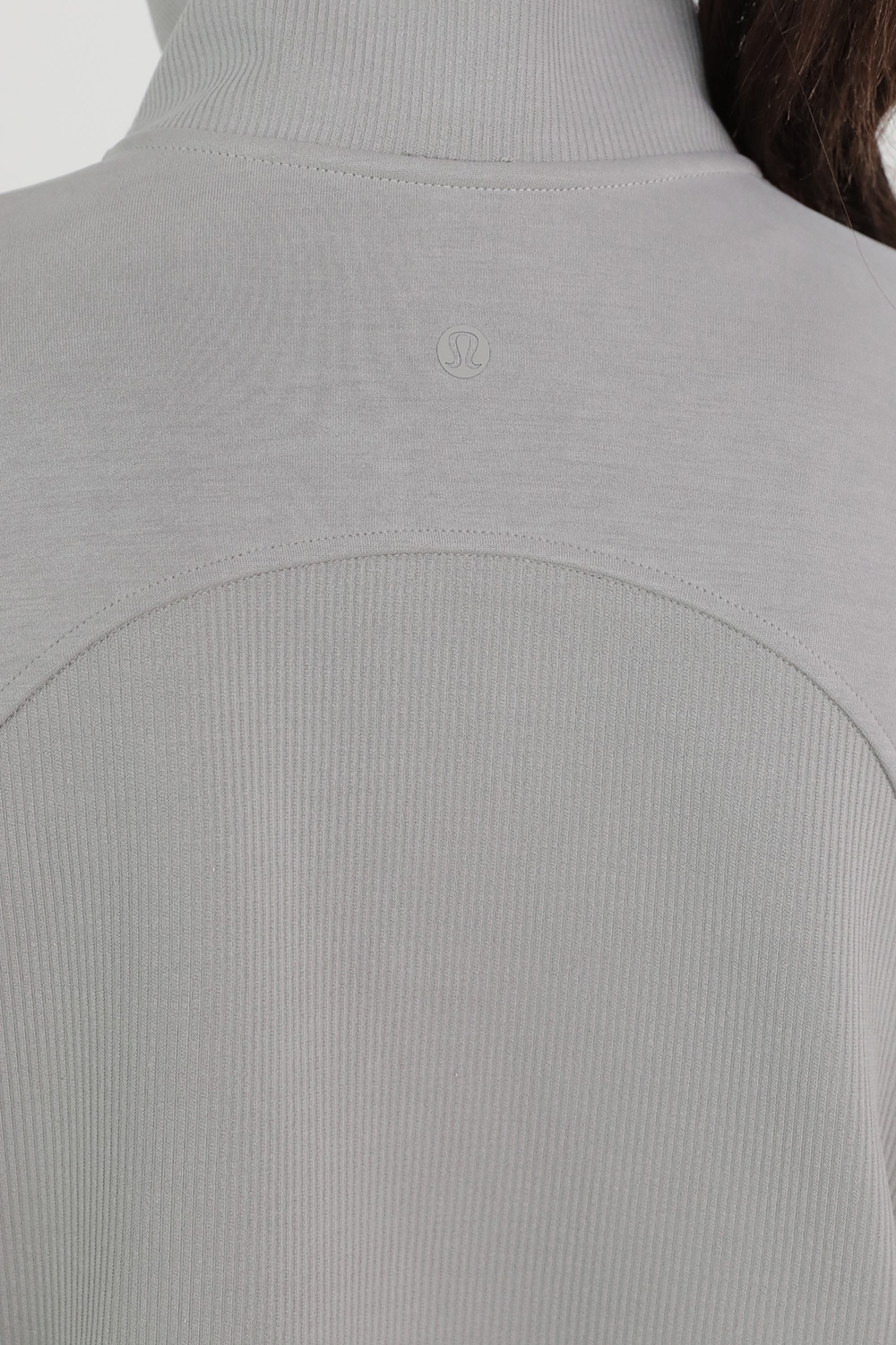 תמונת תקריב דוגמן של Brushed Softstreme Ribbed Half Zip LULULEMON