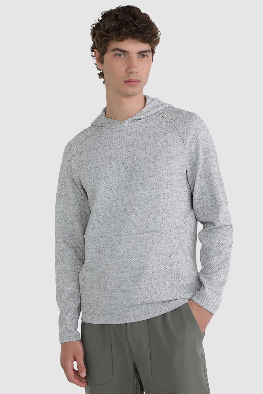 תמונת דוגמן קידמית של At Ease Hoodie
