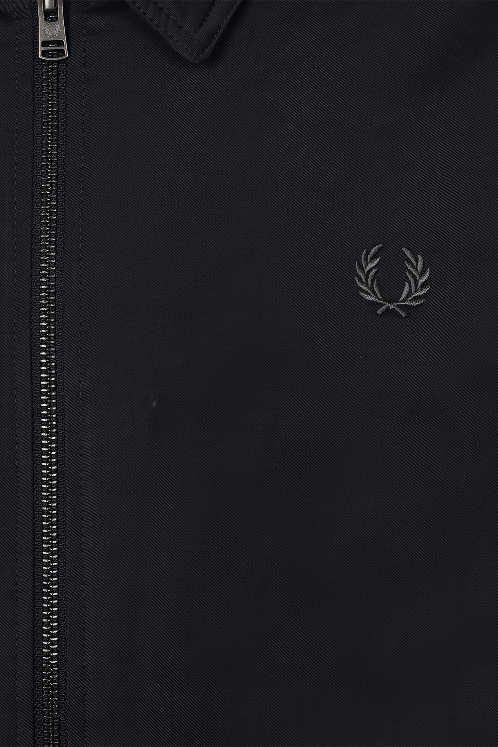 תמונה אחורית של ז'קט ניילון FRED PERRY
