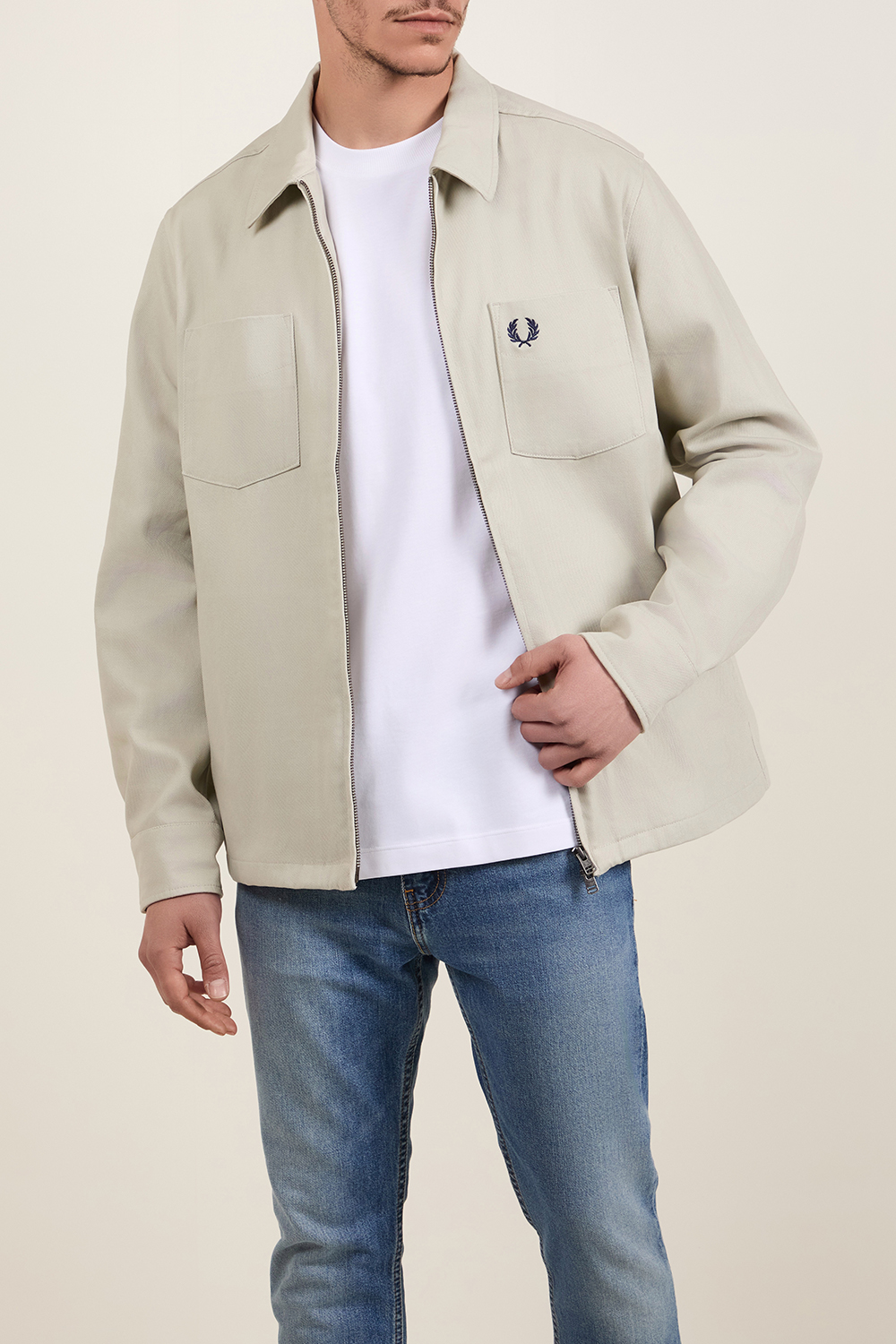 תמונת דוגמן קידמית של ז'קט FRED PERRY