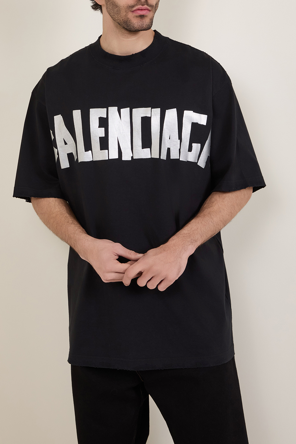 תמונת דוגמן קידמית של חולצת טי BALENCIAGA