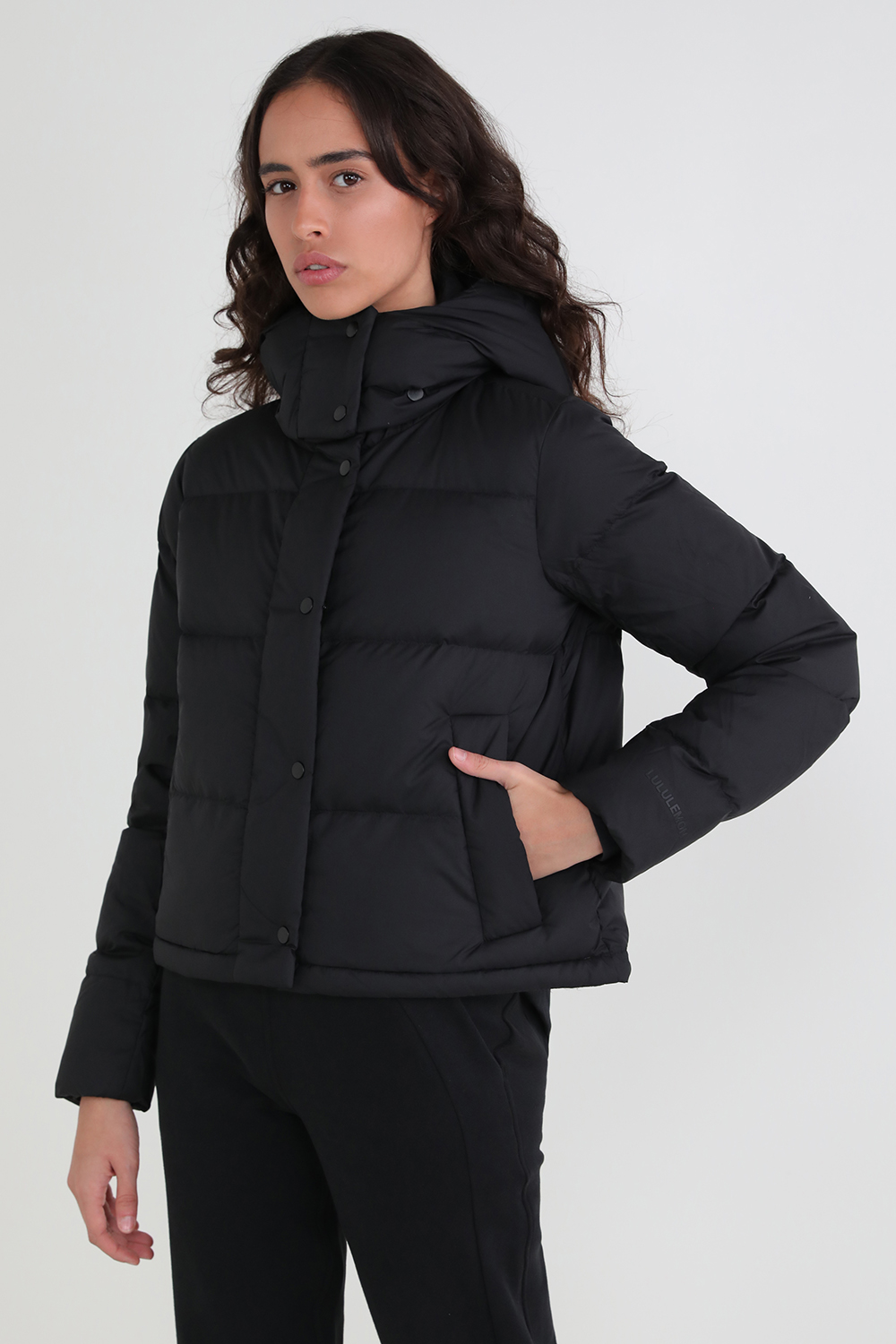 תמונת דוגמן קידמית של Wunder Puff Cropped Jacket