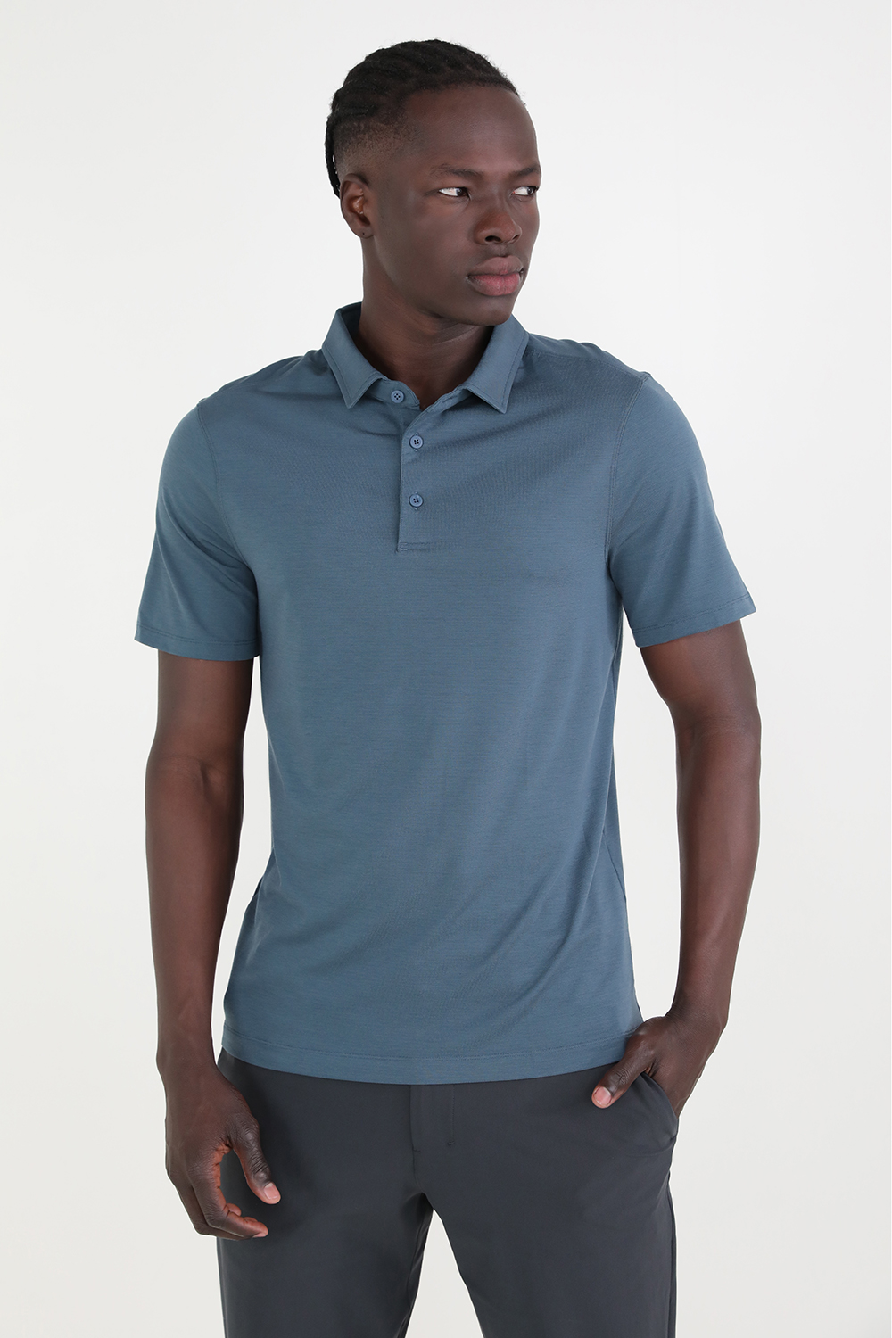 תמונת דוגמן קידמית של Evolution Short-Sleeve Polo LULULEMON