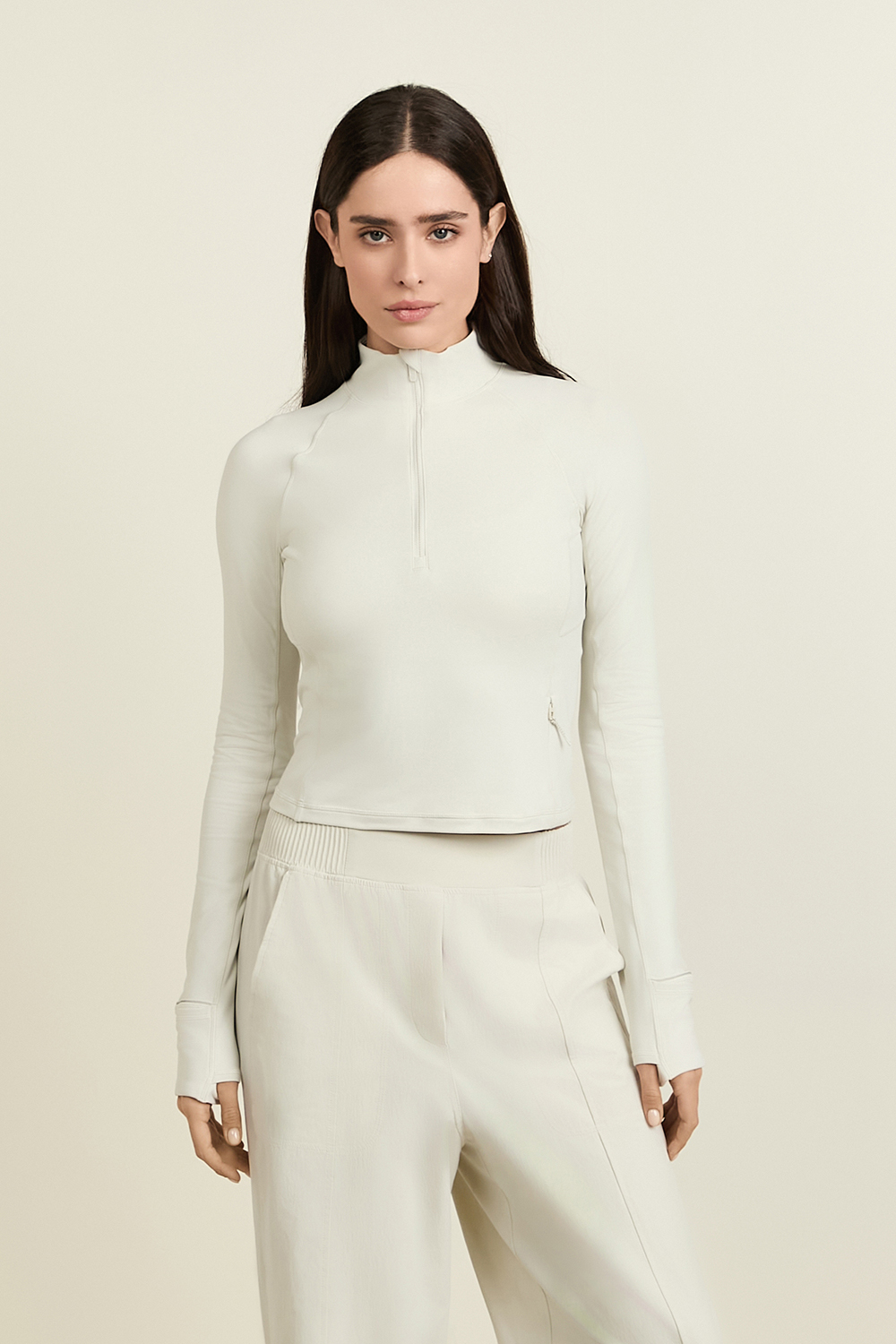 תמונת דוגמן קידמית של It`s Rulu Run Cropped Half Zip