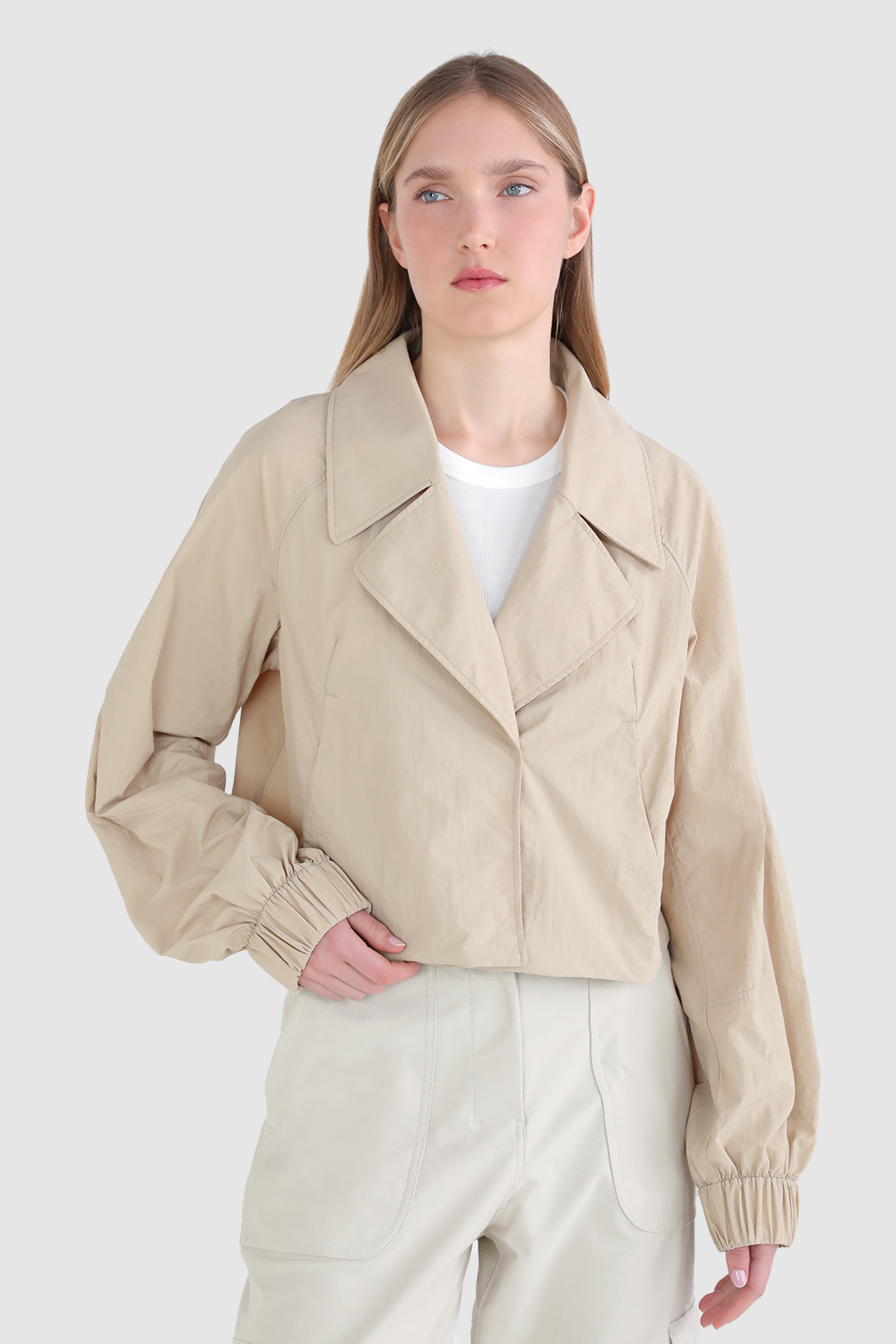 תמונת דוגמן קידמית של Cropped Trench Jacket LULULEMON