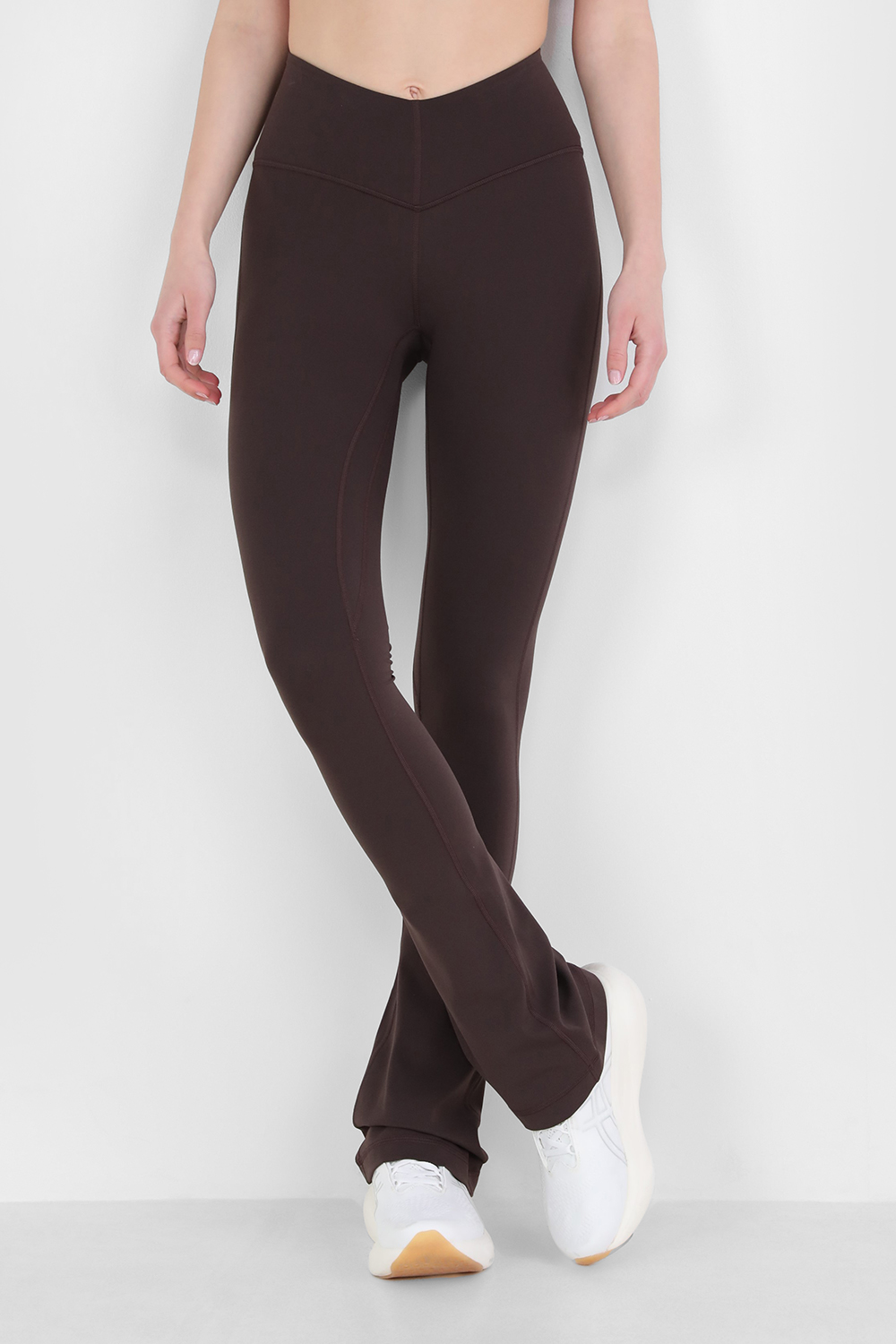 תמונת דוגמן קידמית של Align V Waist Flair Pant
