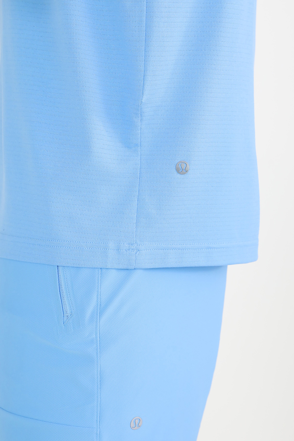 תמונת תקריב דוגמן של License to Train Relaxed Short Sleeve LULULEMON