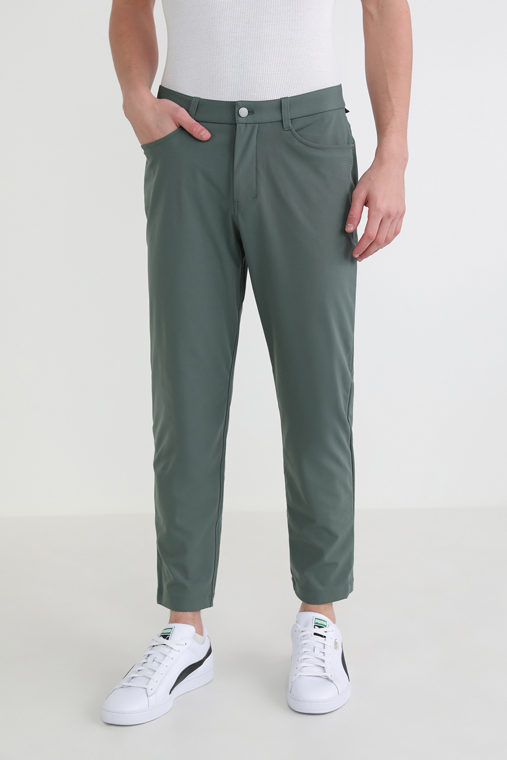 תמונת דוגמן קידמית של ABC Classic Fit Trouser 30 L