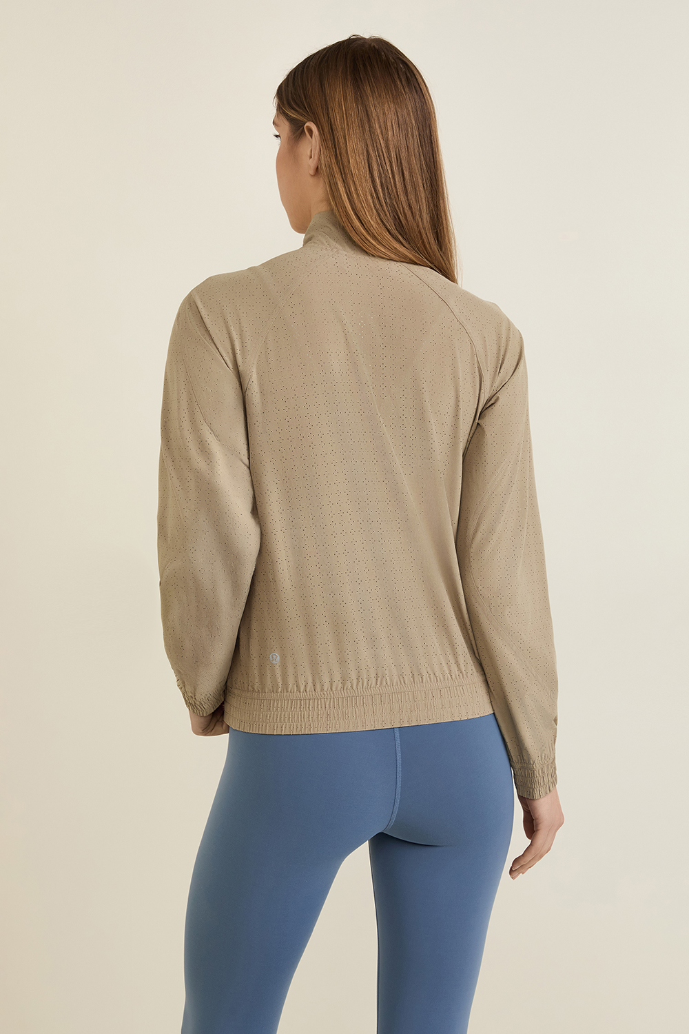 תמונת דוגמן אחורית של Adapted State Perforated Track Jacket LULULEMON