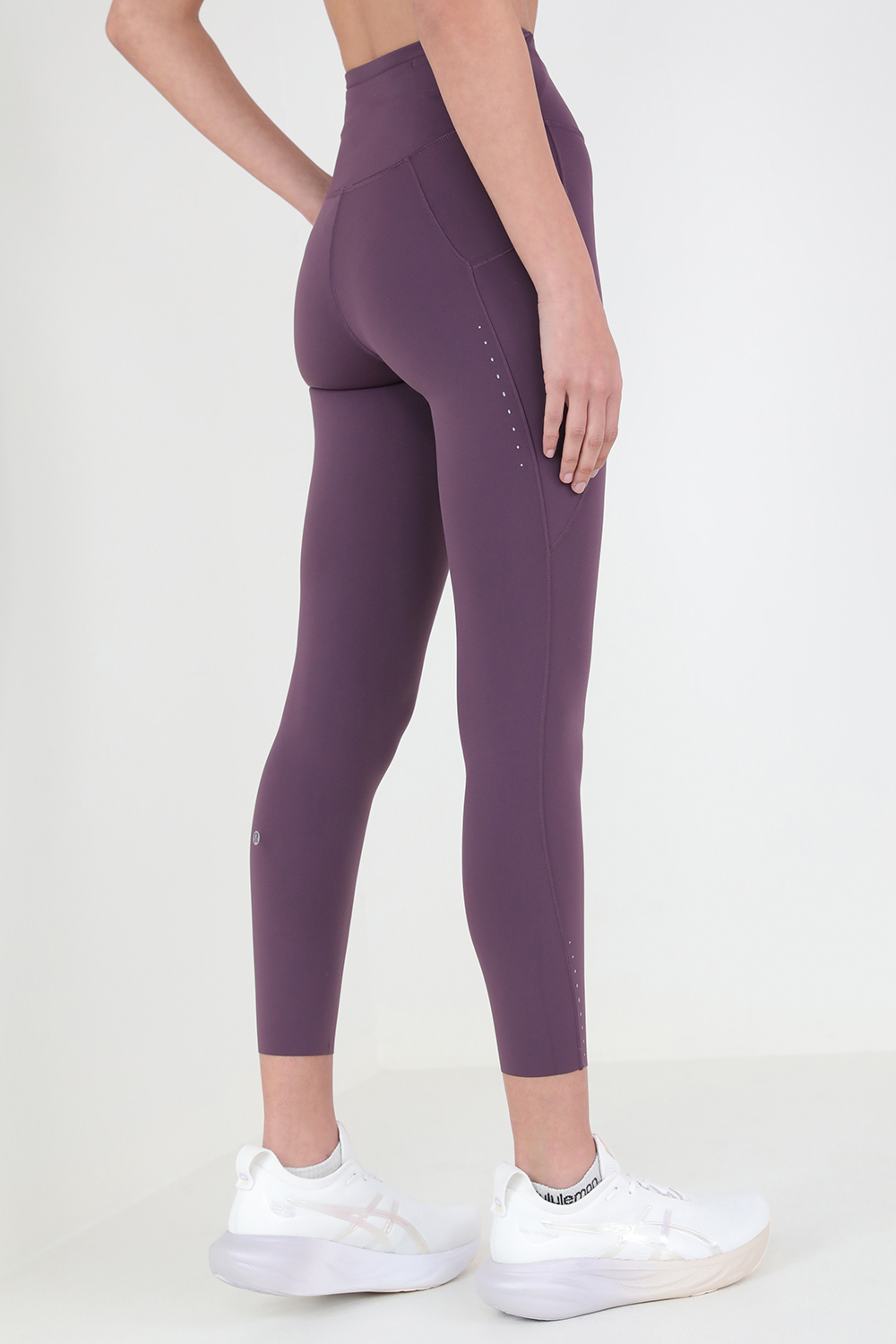 תמונת דוגמן אחורית של Fast and Free HR Crop 23 LULULEMON
