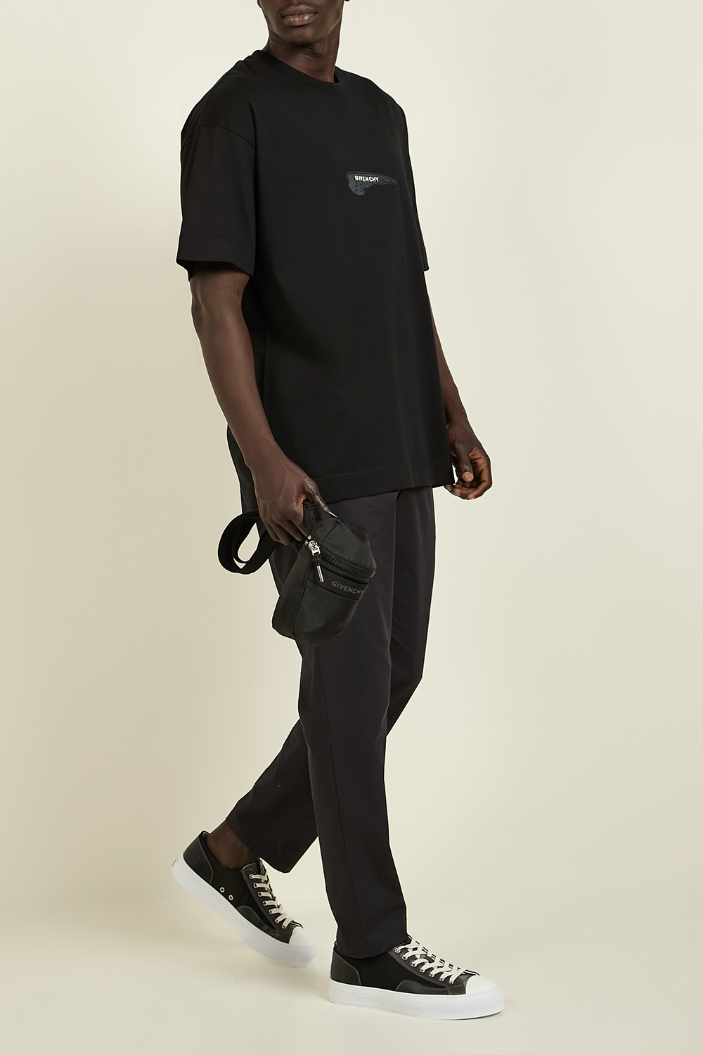 תמונת דוגמן קידמית של תיק כתף GIVENCHY