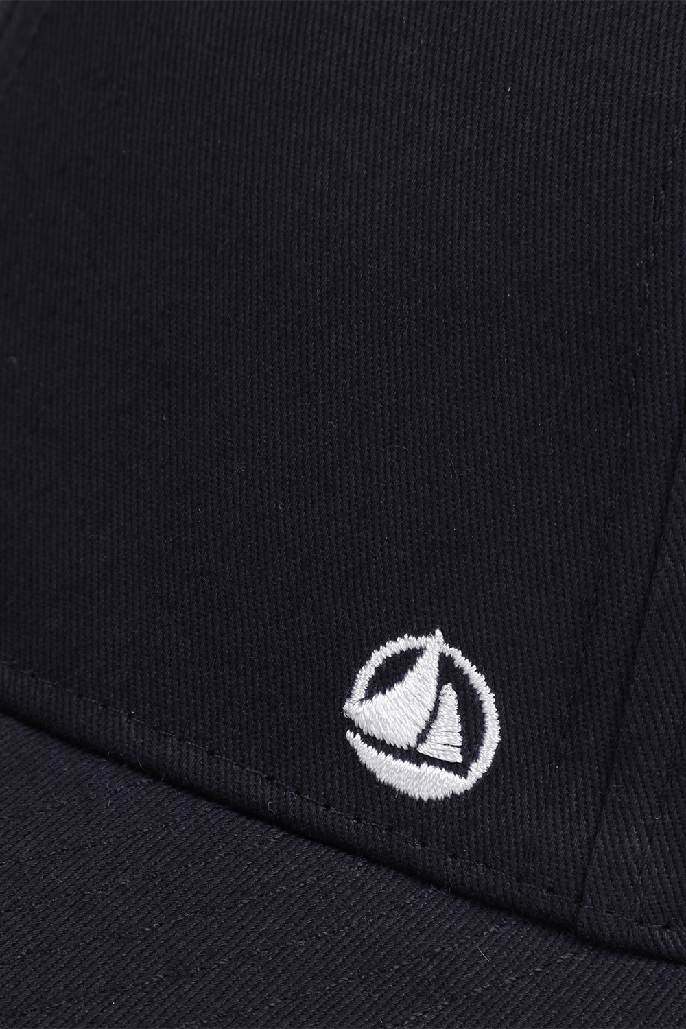 תמונת תקריב של כובע מצחייה מכותנה PETIT BATEAU