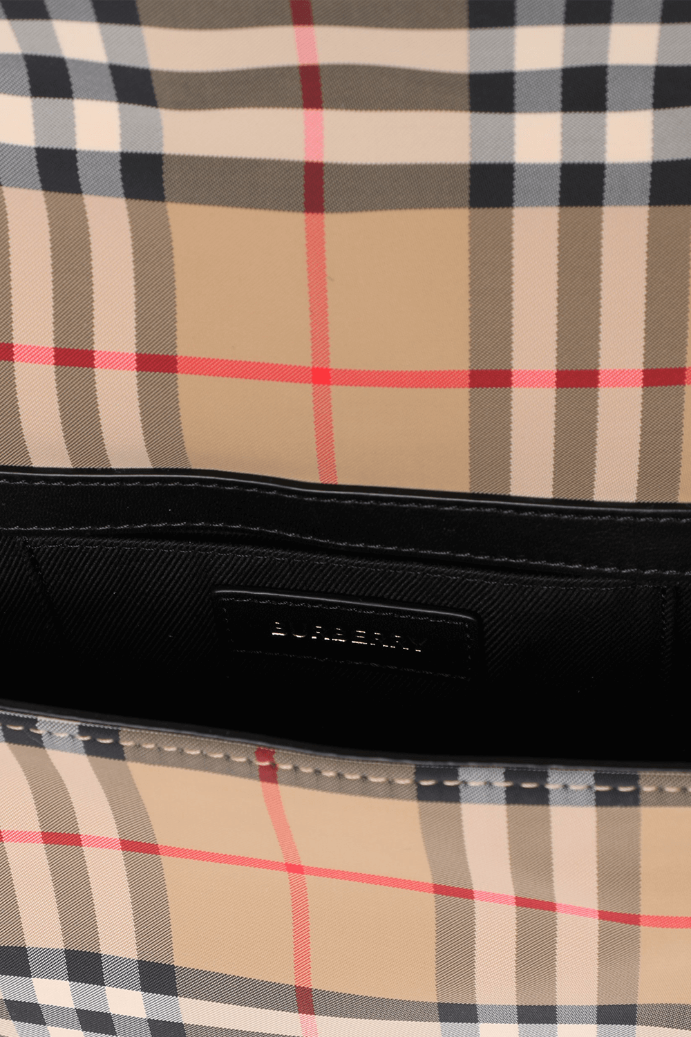 תמונת פנים של תי צד דובי עם הדפס משבצות BURBERRY