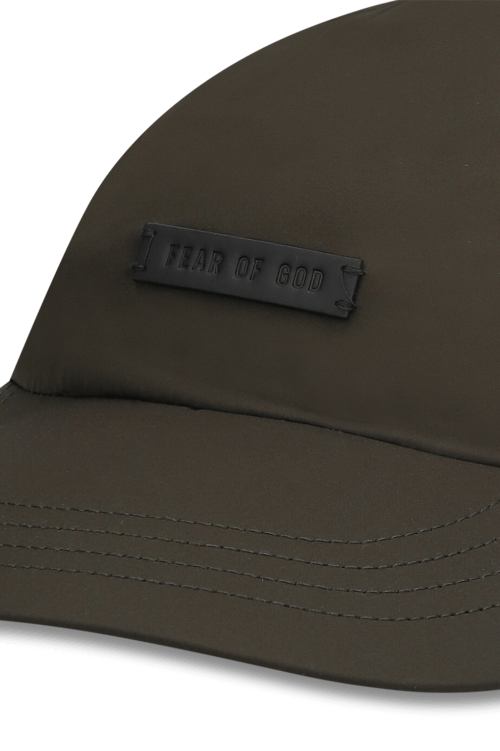 תמונת תקריב של כובע בייסבול FEAR OF GOD