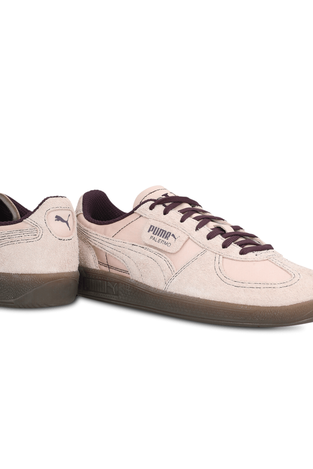 תמונת תקריב של נעלי סניקרס פלרמו קלובר PUMA
